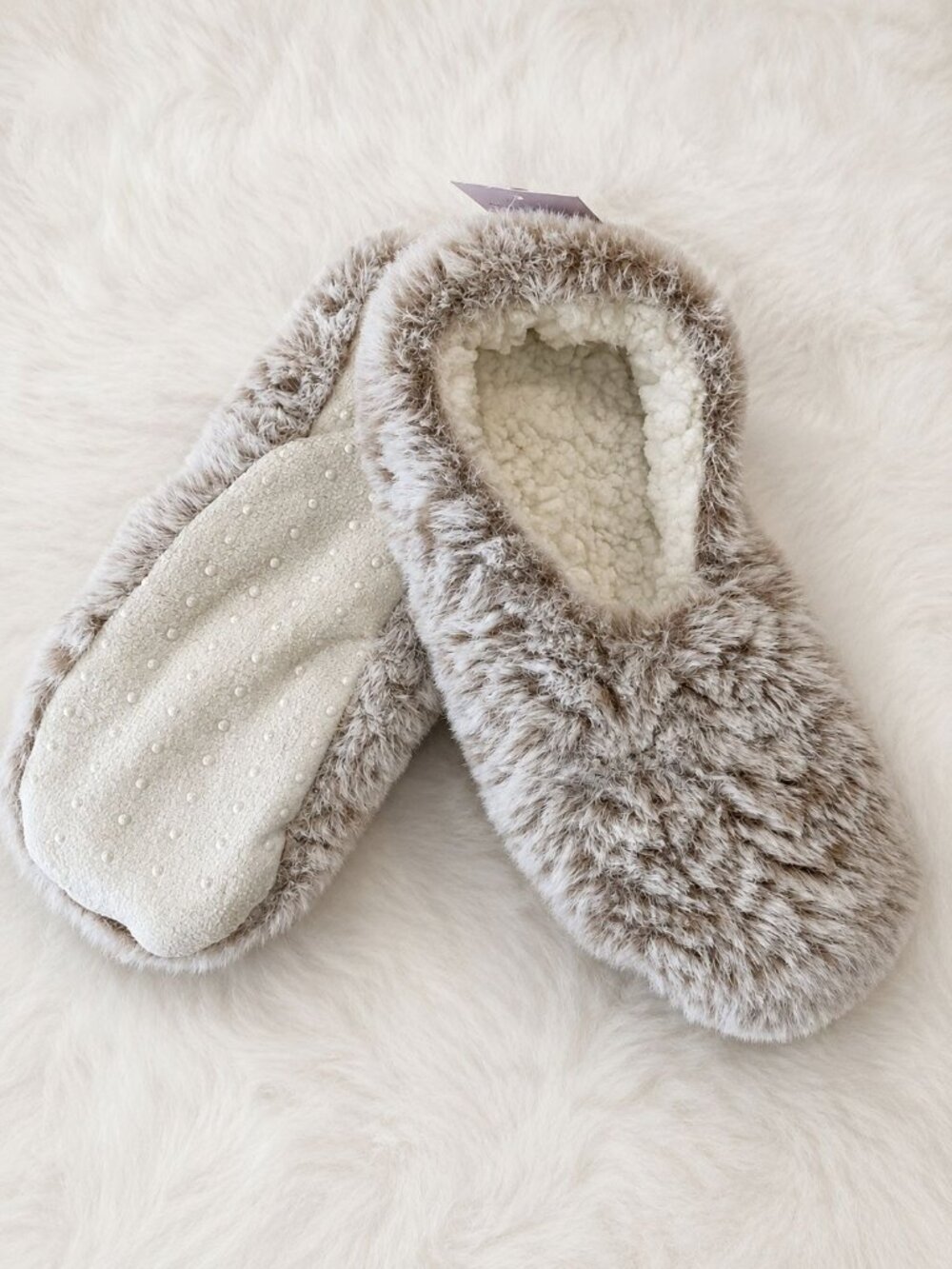 Auden size 5/7 Faux Fur Cozy Pull-On Slipper Socks with Grippers New with tags